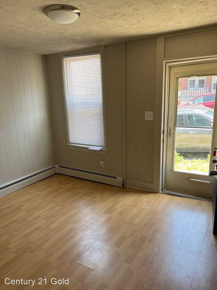 630 S 10th St - Photo 2 of 12