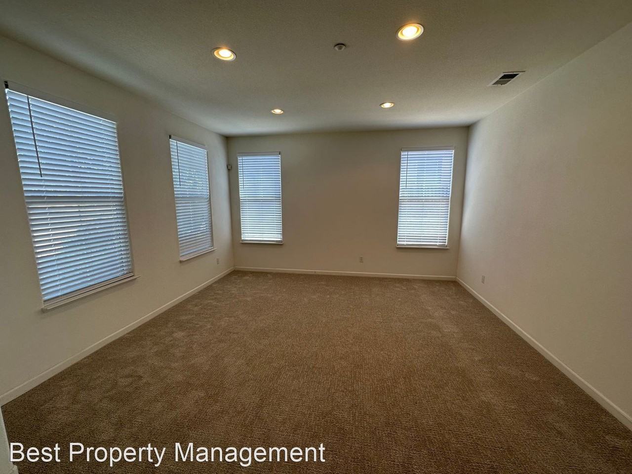 305 Pebble Beach Dr - Photo 3 of 33