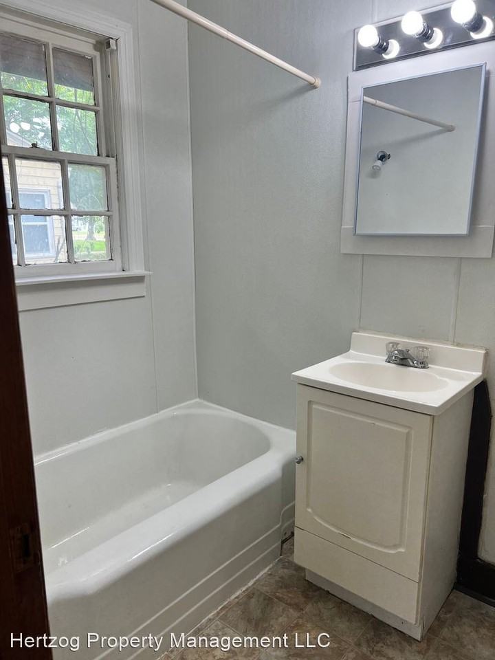 1004 E Highland Ave - Photo 3 of 13