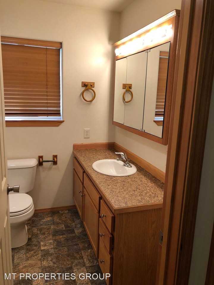 11975 Amazing Dr - Photo 2 of 16