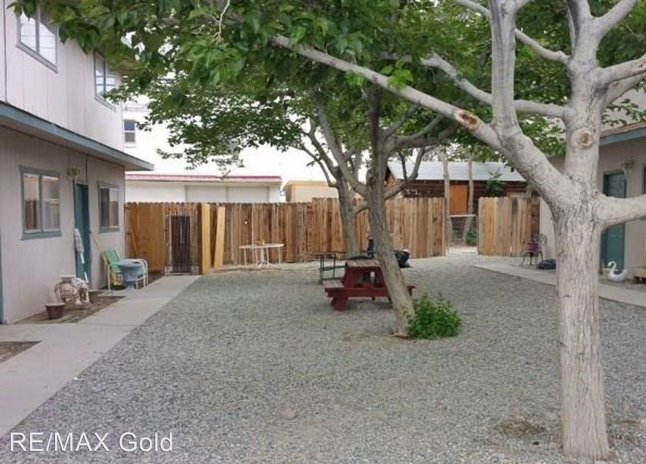 620 D Street - Photo 3 of 5