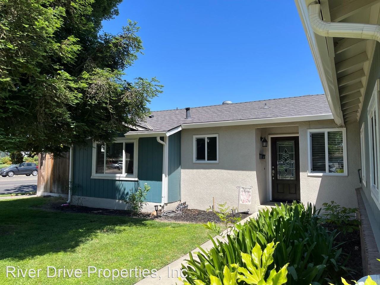 2690 5th St - Photo 2 of 30