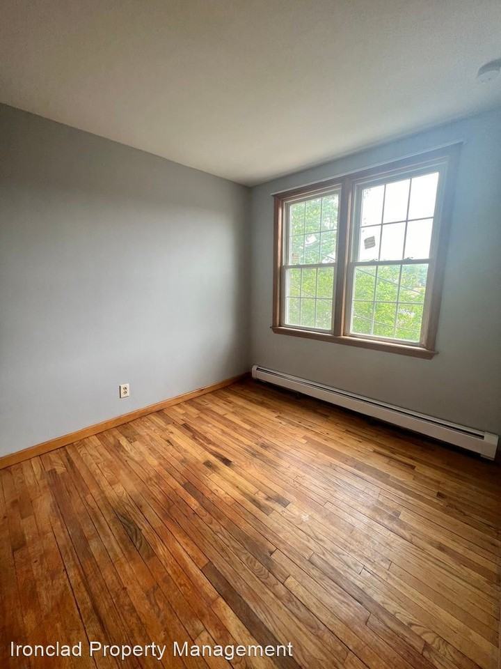 15 Forest St Unit B - Photo 3 of 11