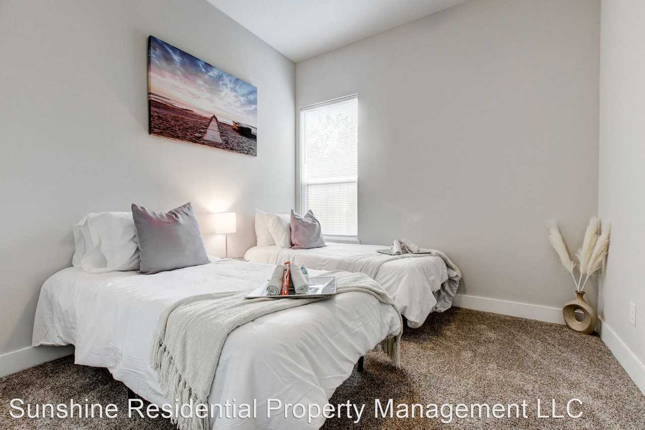 1418 Edgemont Ave - Photo 3 of 8