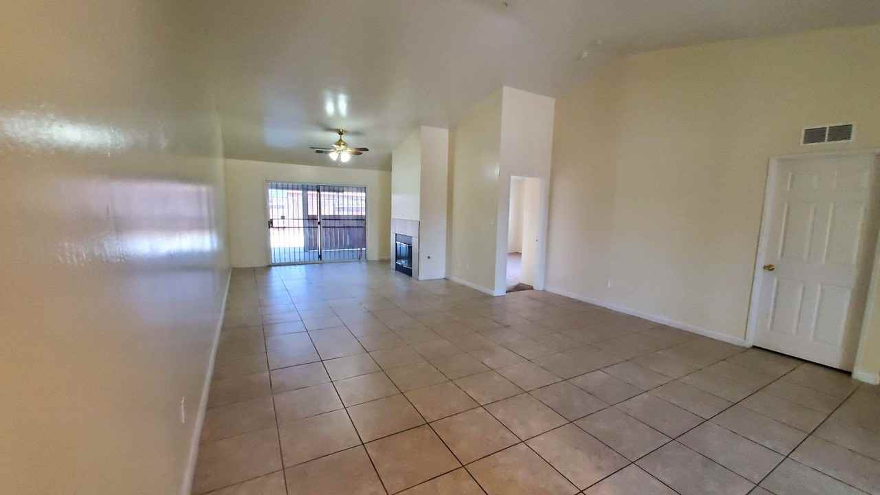 3014 Esperanza Dr - Photo 3 of 17