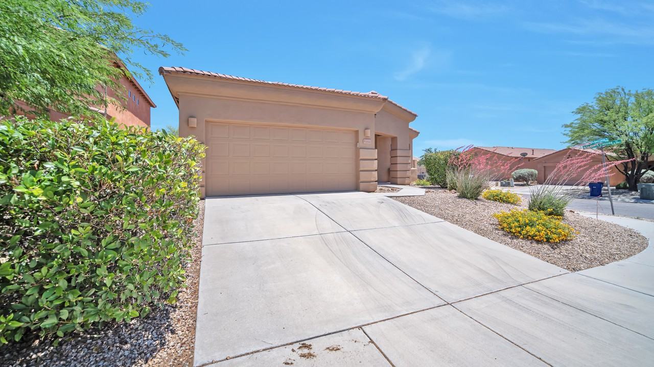 10430 E Rita Ranch Crossing Cir - Photo 3 of 25