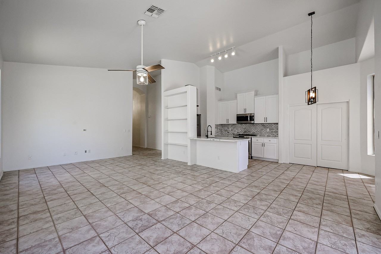 3055 N Red Mtn #142 - Photo 5 of 46