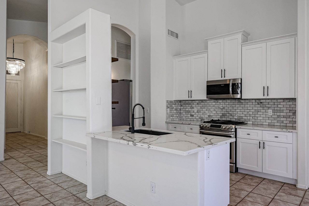 3055 N Red Mtn #142 - Photo 6 of 46