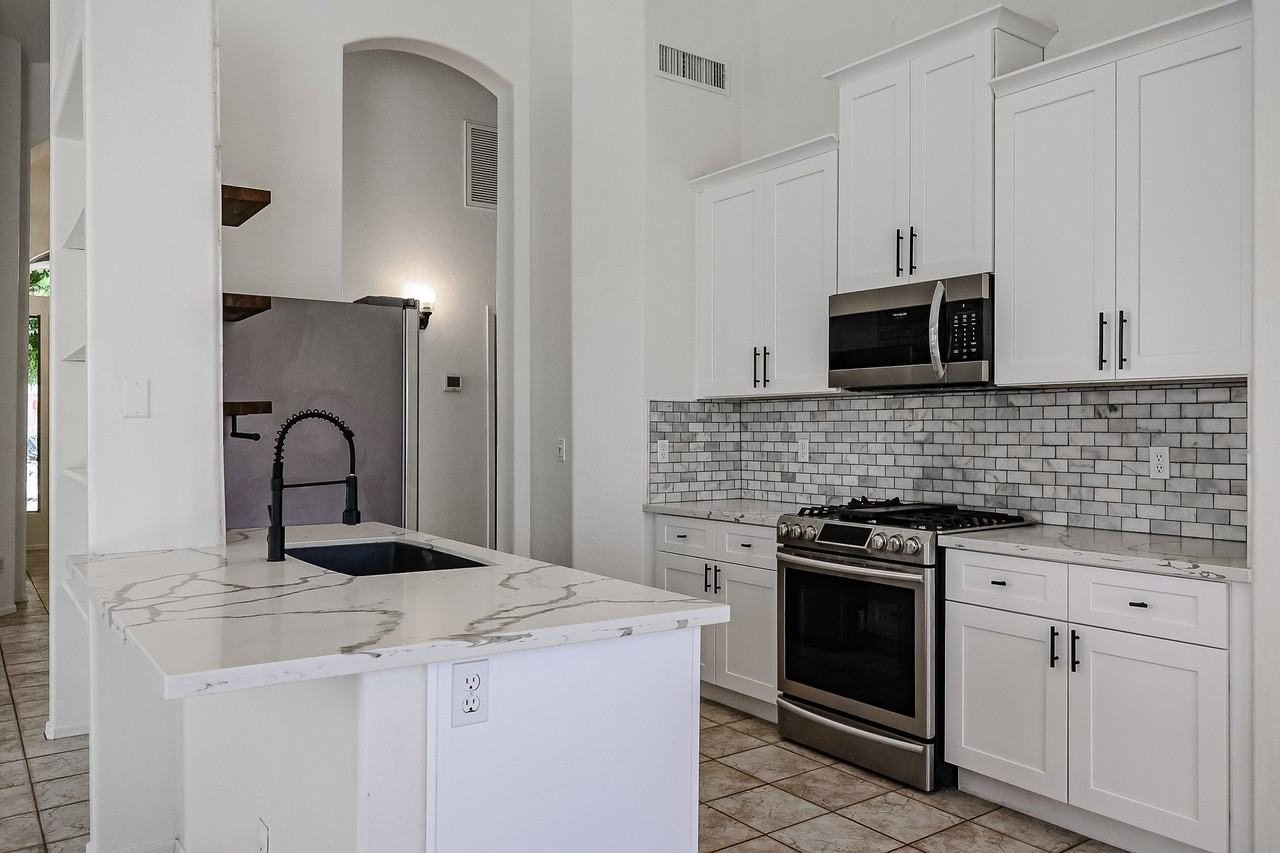 3055 N Red Mtn #142 - Photo 7 of 46