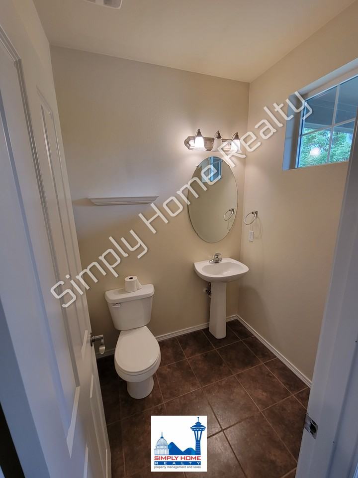 5235 55th Ave Se - Photo 5 of 26