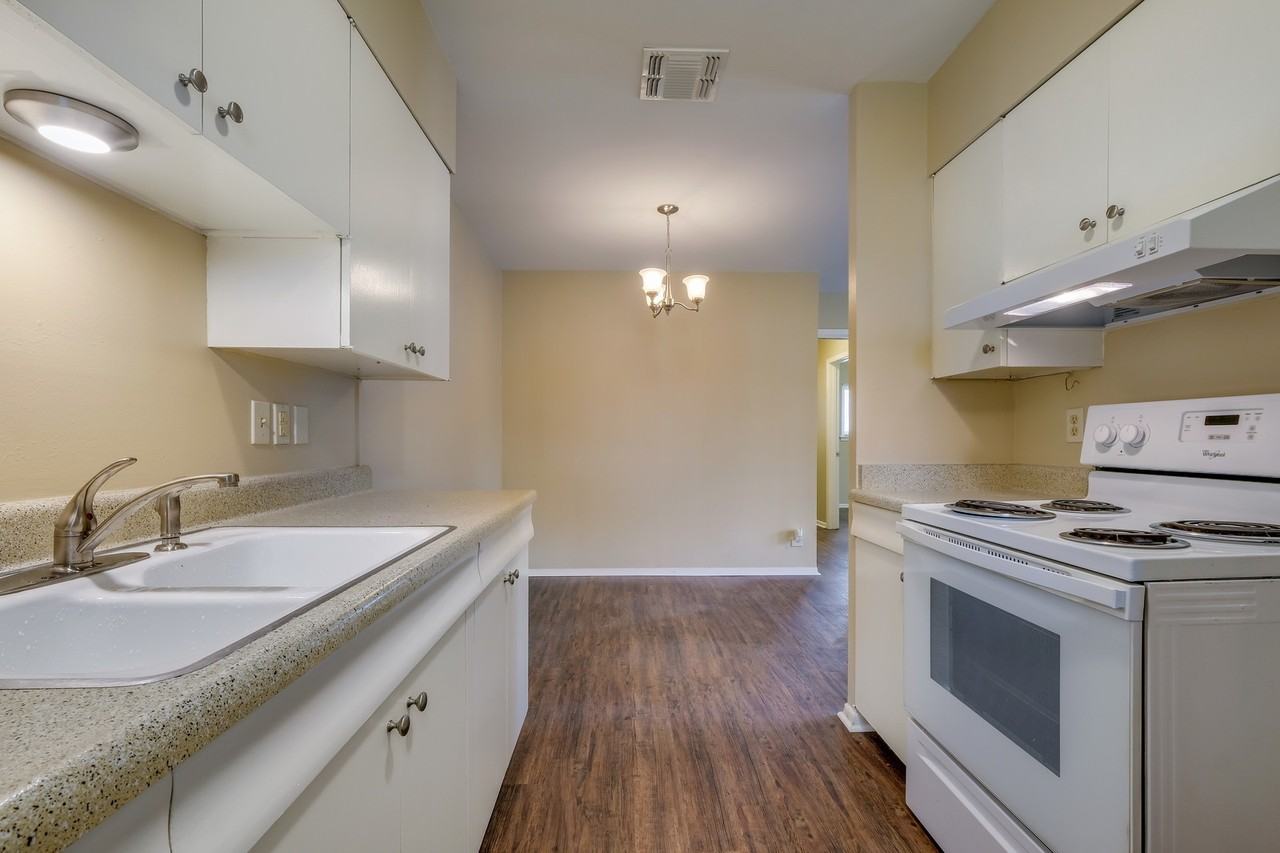 2902 Loop Rd - Photo 7 of 12