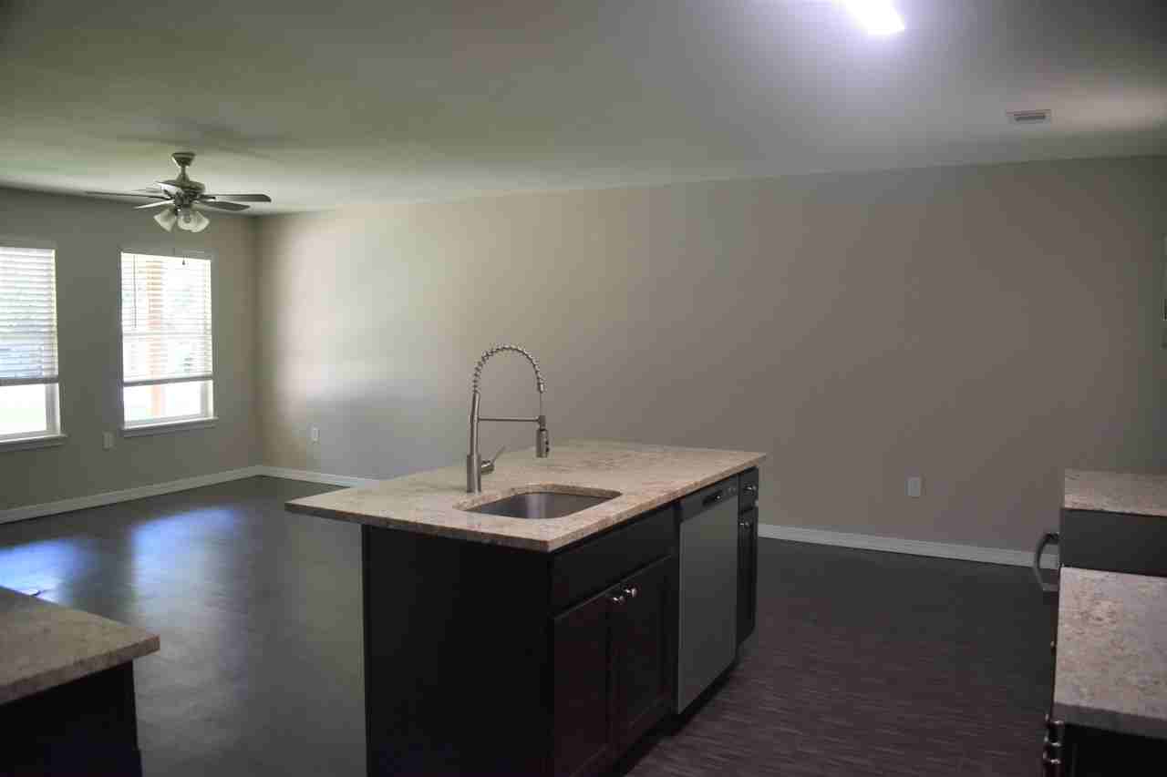 98 Holly Dr - Photo 2 of 16