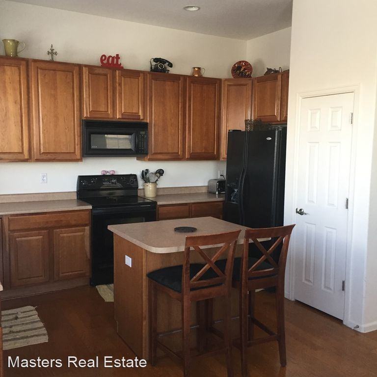 1598 Cherry Hills Ln - Photo 3 of 13
