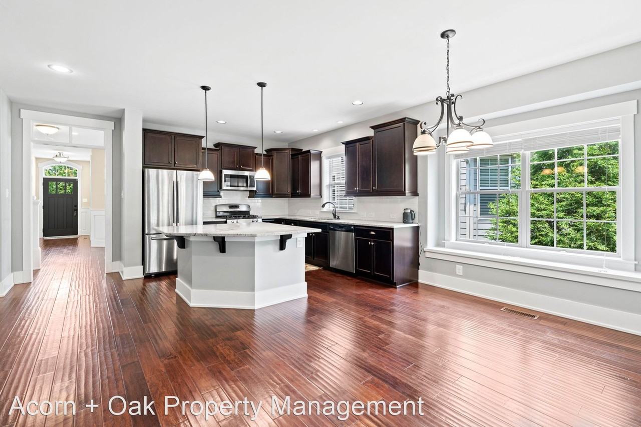 112 Harlow Bnd - Photo 3 of 25