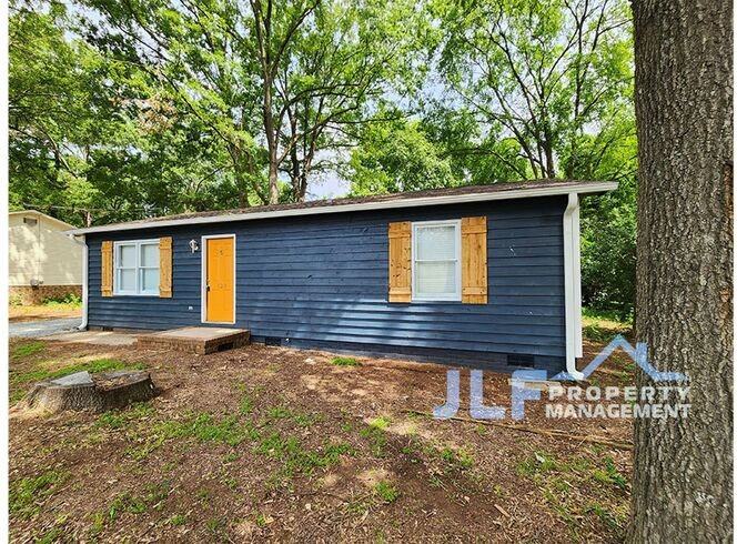 129 Morris Dr - Photo 2 of 9