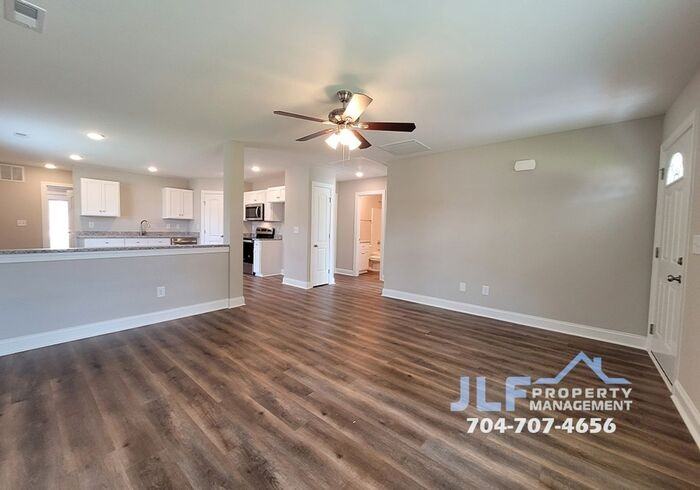 802 Maplewood Ave - Photo 3 of 26