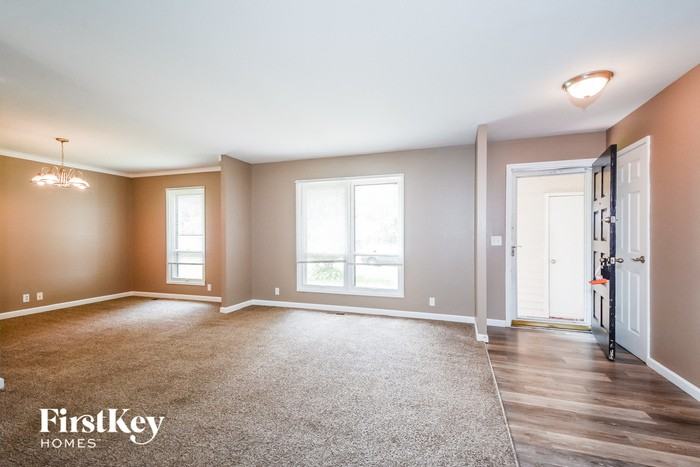 3440 Greenway Chase Dr - Photo 2 of 15