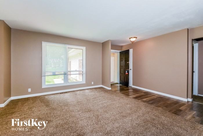 3440 Greenway Chase Dr - Photo 3 of 15