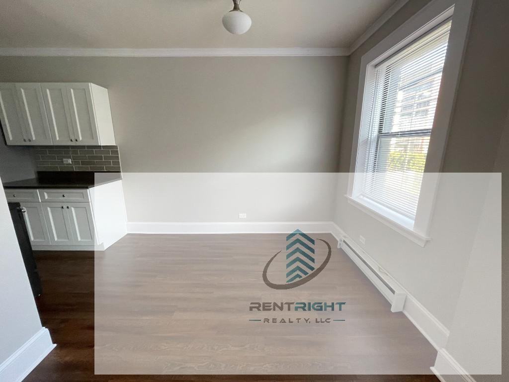 817 W Lakeside Pl #210 - Photo 4 of 20