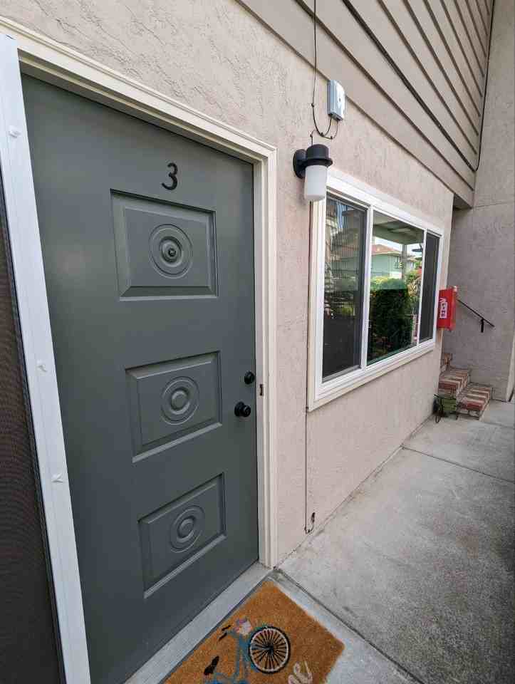 1124 Hollywood Ave #3 - Photo 2 of 15