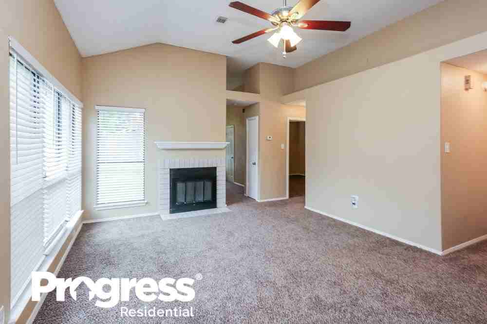 7817 Clairmont Ave - Photo 2 of 25