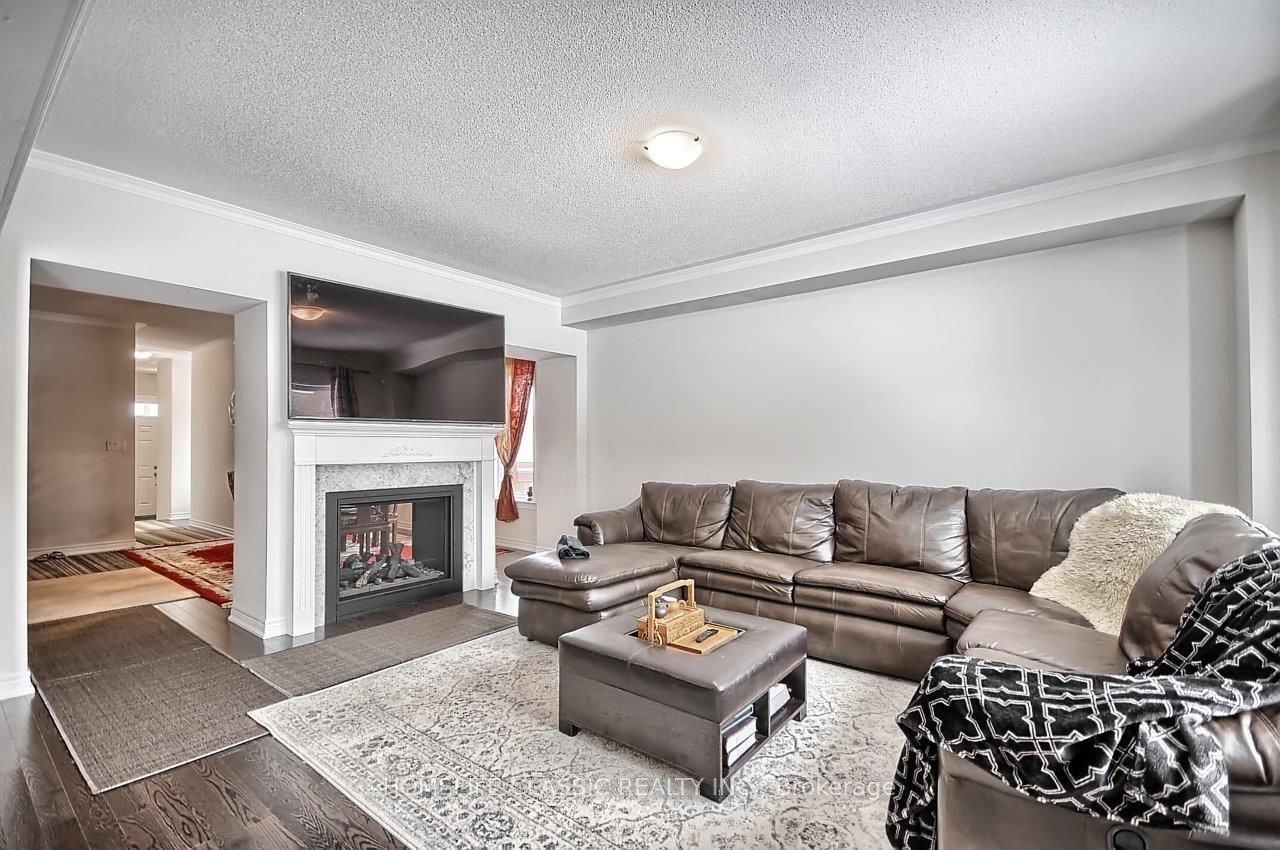 10 Clara May Avenue - Photo 3 of 16