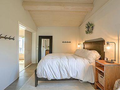 316 Washington St Ne - Photo 2 of 10