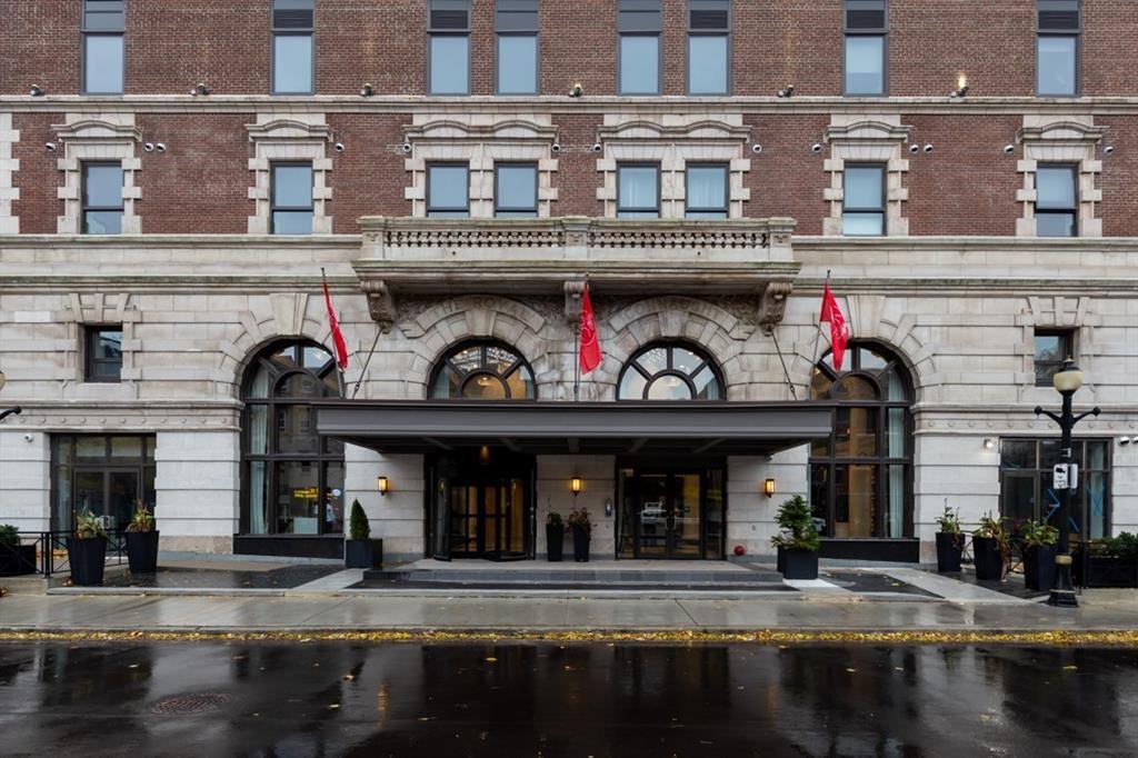 Suite in Royal Connaught Apartments 112 King St E, Hamilton, ON L8N