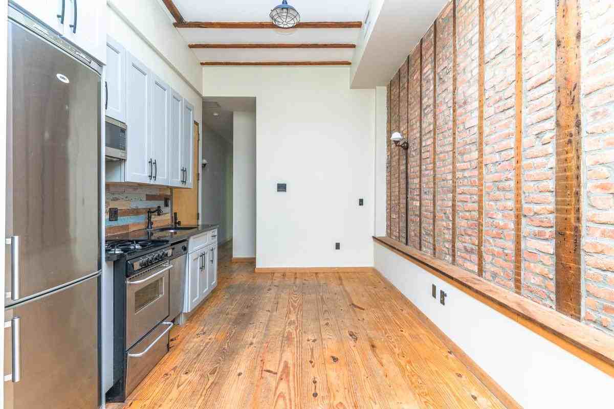 208 Starr St #2R - Photo 3 of 14