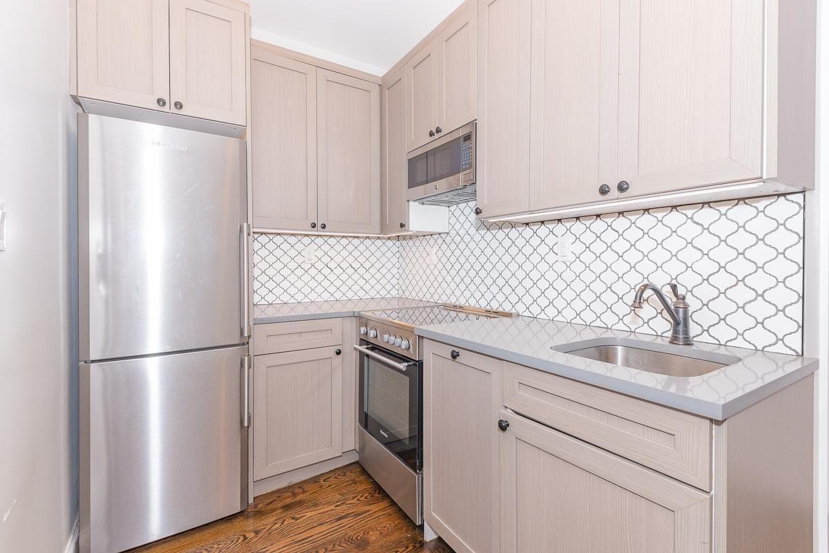 6080 Myrtle Ave #2H
