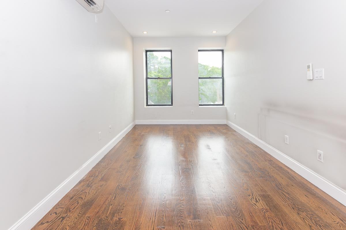 6080 Myrtle Ave #3G - Photo 2 of 6