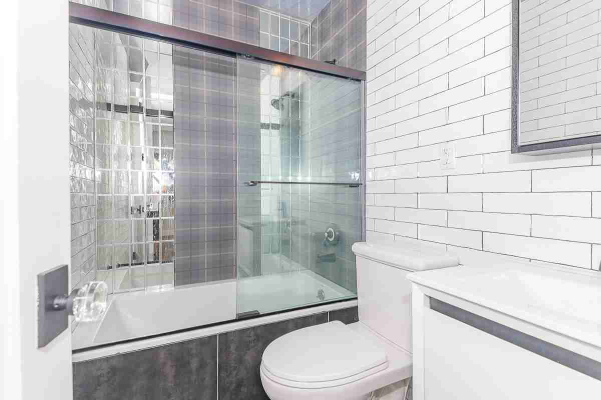 6080 Myrtle Ave #3G - Photo 6 of 6