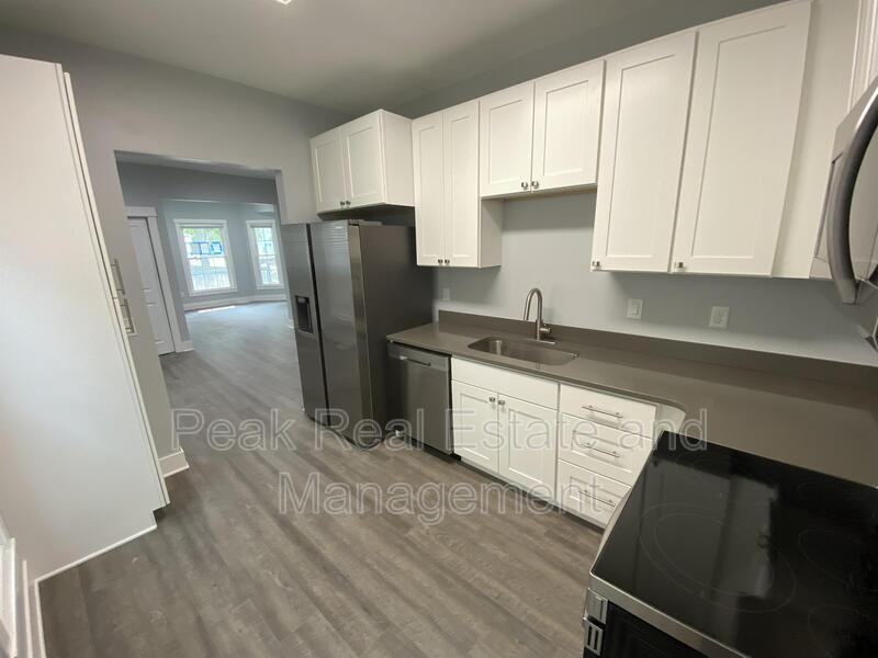 459 Ethel Ave Se - Photo 3 of 14