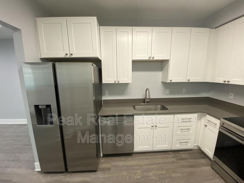 459 Ethel Ave Se - Photo 4 of 14