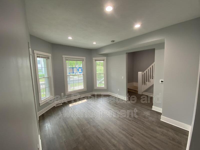 459 Ethel Ave Se - Photo 7 of 14