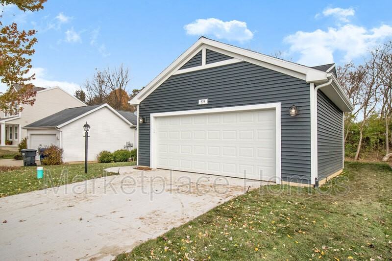 619 N Cygnet Lake Dr - Photo 2 of 28