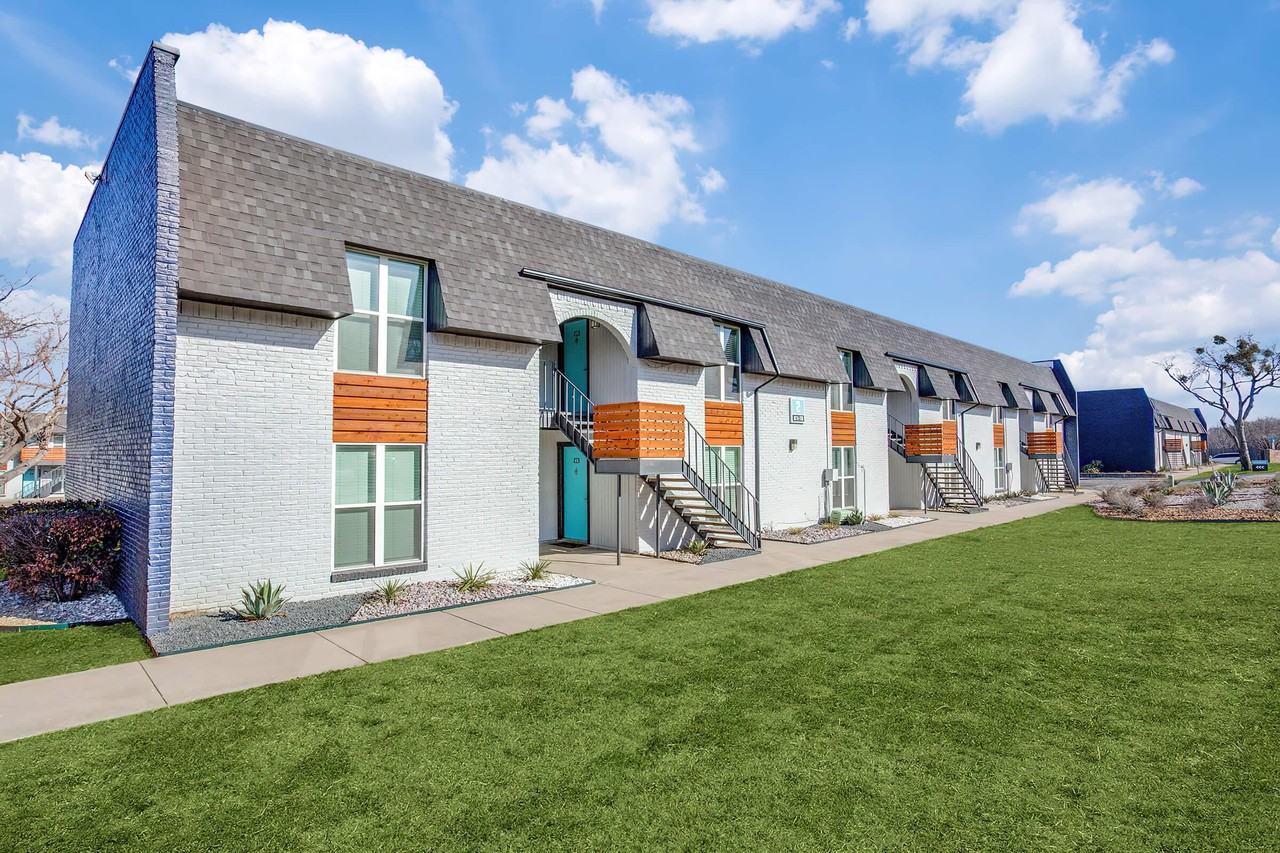 Fleetwood Apartments - Photo 2 of 39