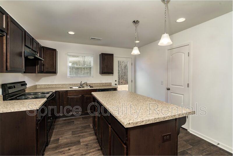 556 Freeport Ct - Photo 2 of 15