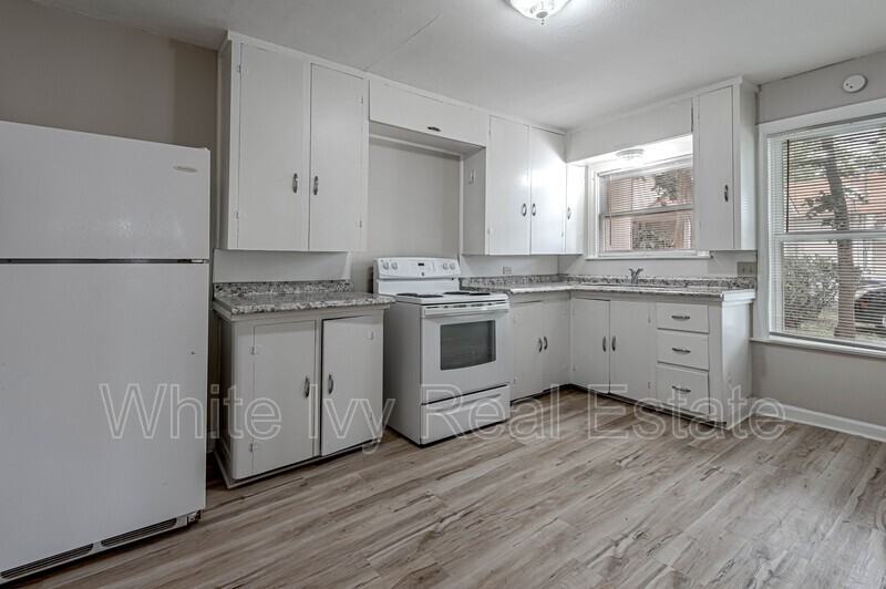 1312 16th St - Photo 4 of 18
