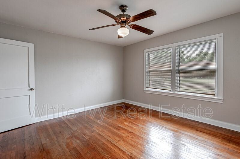 1312 16th St - Photo 6 of 18