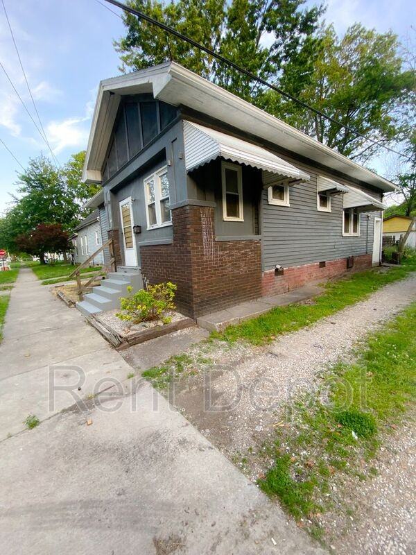 651 Jackson Ave - Photo 3 of 29