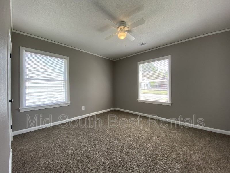 2404 Lowell Ave - Photo 5 of 8