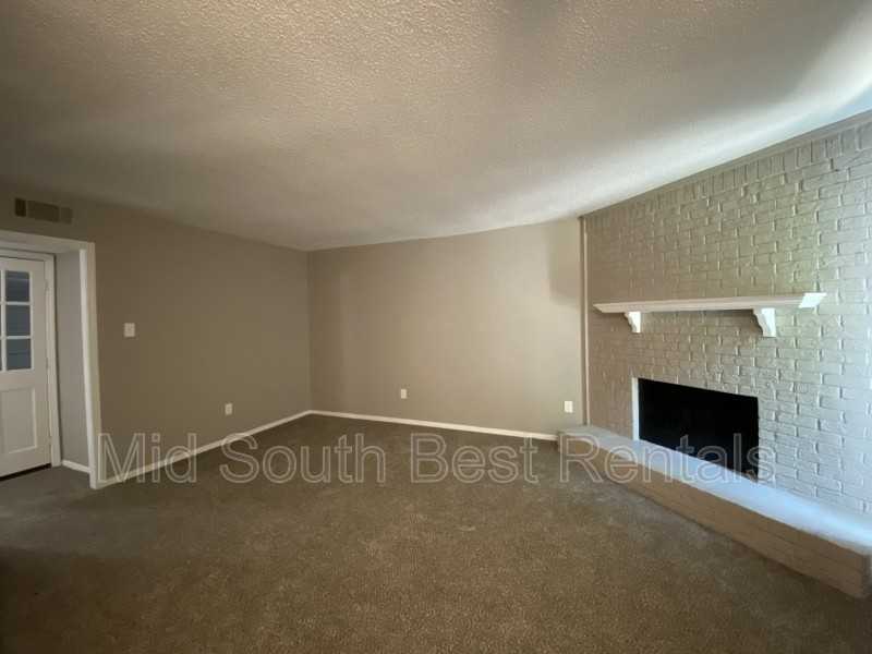 5732 Woodbourne Ct - Photo 2 of 8