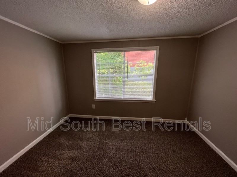 2458 Chattering Ln - Photo 7 of 8