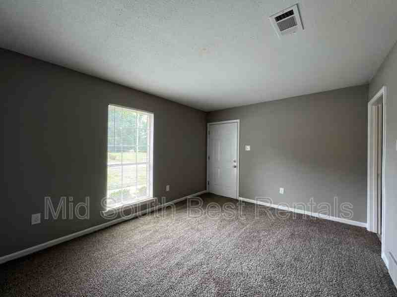 2458 Chattering Ln - Photo 2 of 8