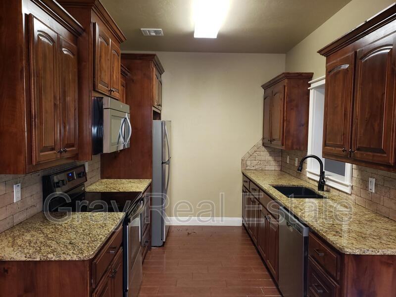 1413B N Monte Vista St - Photo 3 of 10