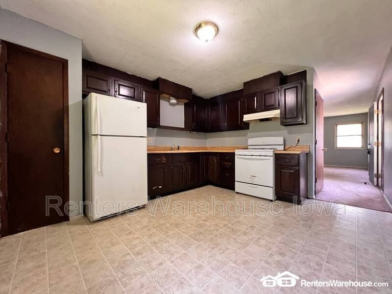 110 E Emma Ave - Photo 3 of 11