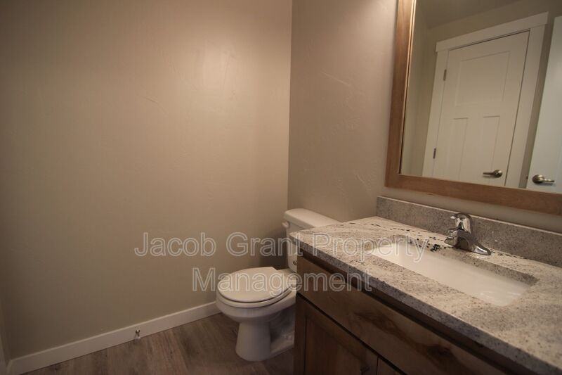 655 Ruby Cir #703 - Photo 7 of 17