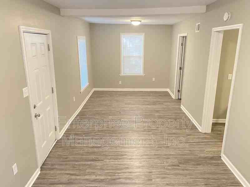 1113 N Parkway - Photo 3 of 19