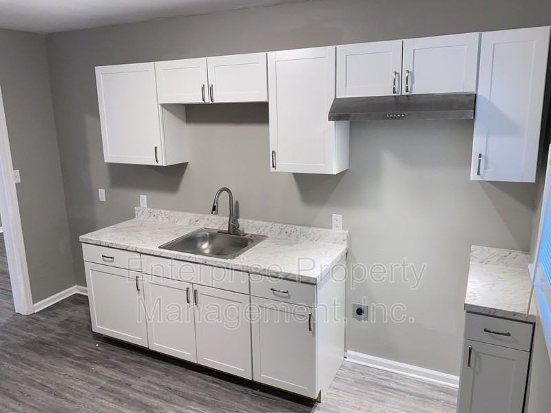 1113 N Parkway - Photo 2 of 19